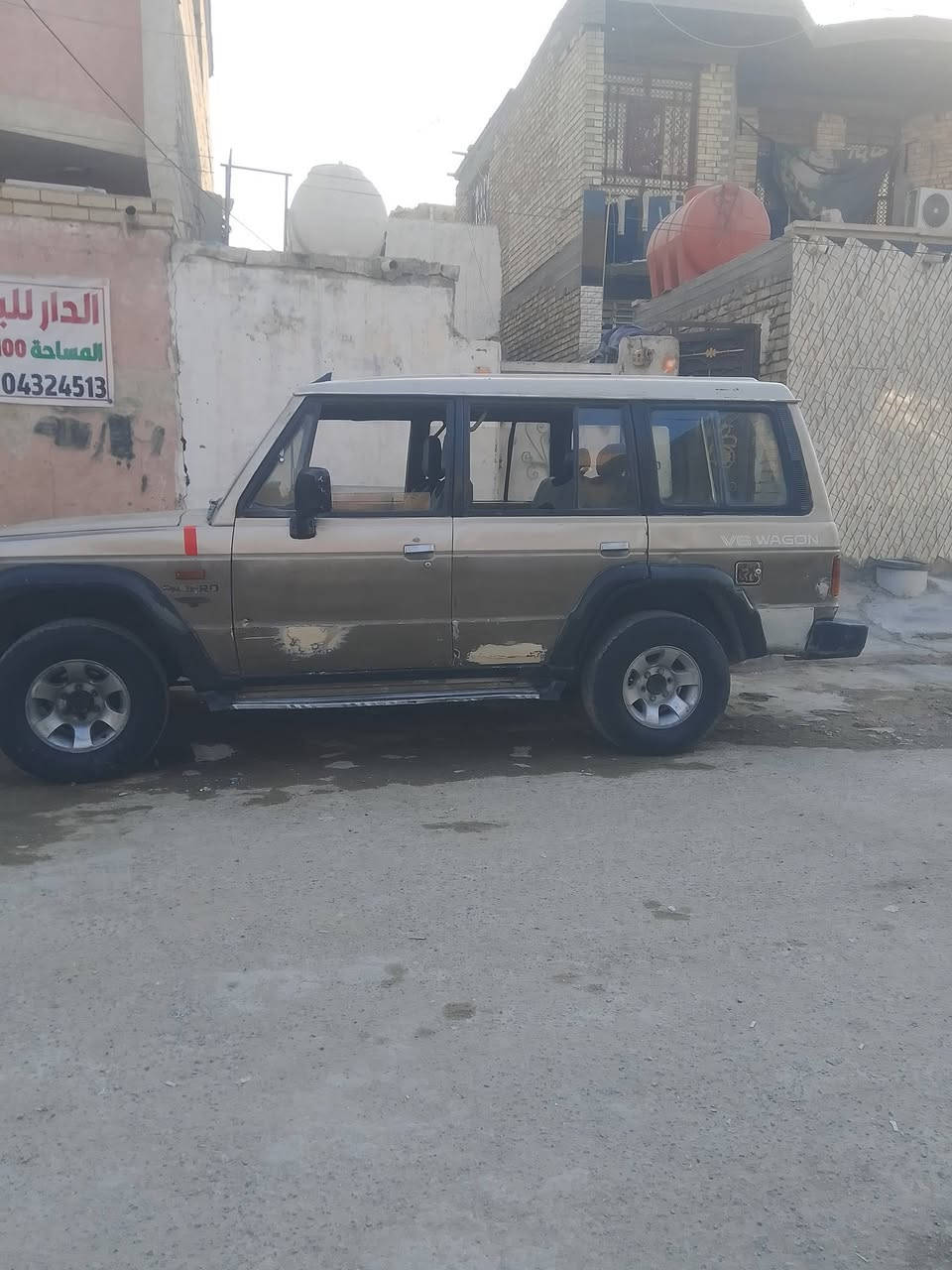 السلام عليكم باجيرو موديل 96 لبيع مكينه ونجي 6 تجفيت جديد كير جديد باتري جديد الصدر نص ونص زوج تايرات جدد رقم بابل مشروع وطني بسمي شراي يدخل خاص رقمي ***********
