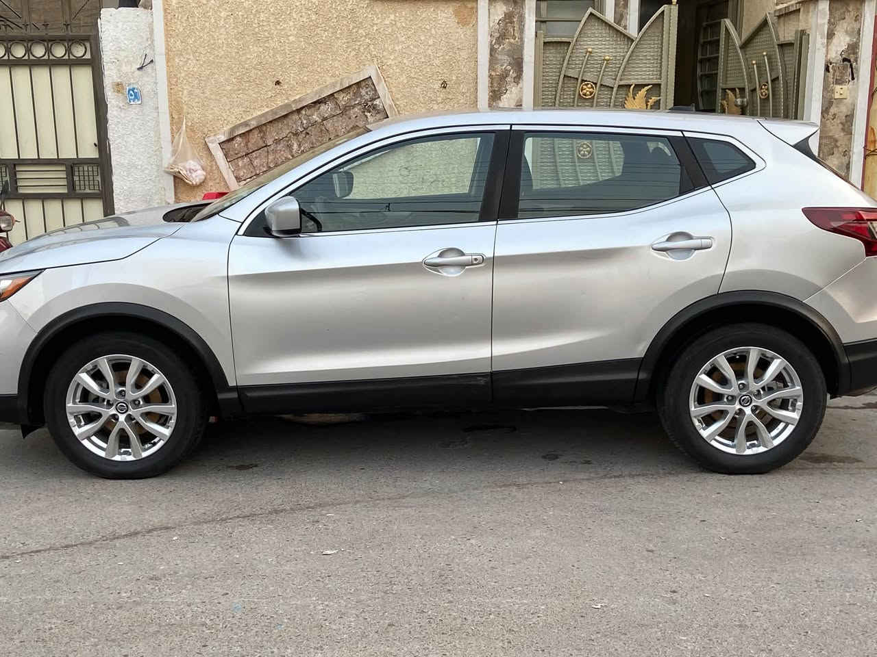 سلام عليكم للبيع
Nissan Rouge 2021 

السيارة وراد امريكي صور الحادث مرفقة بل منشور 

مكينة 2000 4 سلندر دفع رباعي 

ماشية 42 الف ميل 

مكاني بغداد الشعب 

السعر 160 وبيهة مجال 

 ‭***********‬
