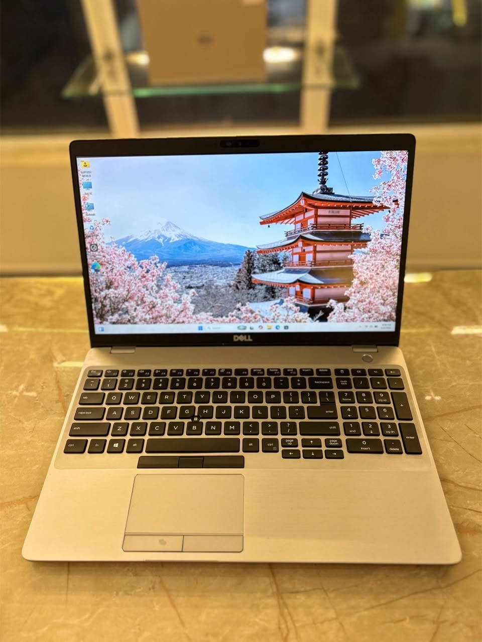 💻 لابتوب Dell Latitude   5510 الجيل العاشر

🔹 المعالج: Core i7 الجيل العاشر
🔹 الرام: 16GB DDR4 قابلة للتطوير
🔹 الهارد: 256GB SSD M.2 قابل للتطوير
🔹 الشاشة: 15.6 إنج
🔹 كرت الشاشة : 8GB Intel UHD Graphics

🎁 الهدايا:
✔️ ماوس
✔️ حقيبة لابتوب
✔️ Mouse Pad
✔️ الشاحن الأصلي

📍 بغداد – الأمين الثانية
🚚 التوصيل متوفر

📱 واتساب: ***********

السعر 490 الف فقط
