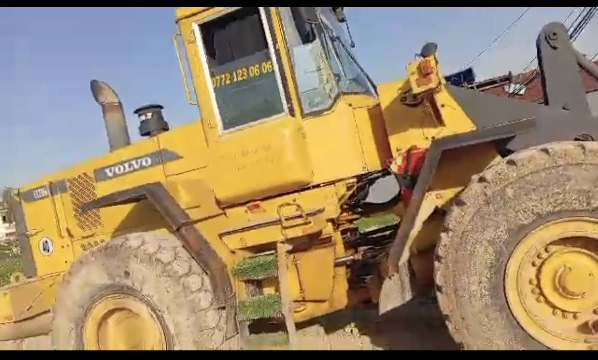 شفل فالفو ١٢٠ كير محرك بالشرط رقم وسنويه تخم تايرات ومسجل بالكاز وجاهز للشغل  مكان كركوك للاستفسار
***********
سعر 465 وبي مجال

نص مكتوب في الصور:
- ***********