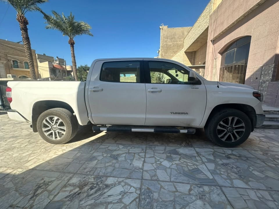 سلام عليكم تاندرا 2021 مواصفات SR5  مكينه5700 V8 رقم شمالي  السعر 280 ورقه للاستفسار ***********
