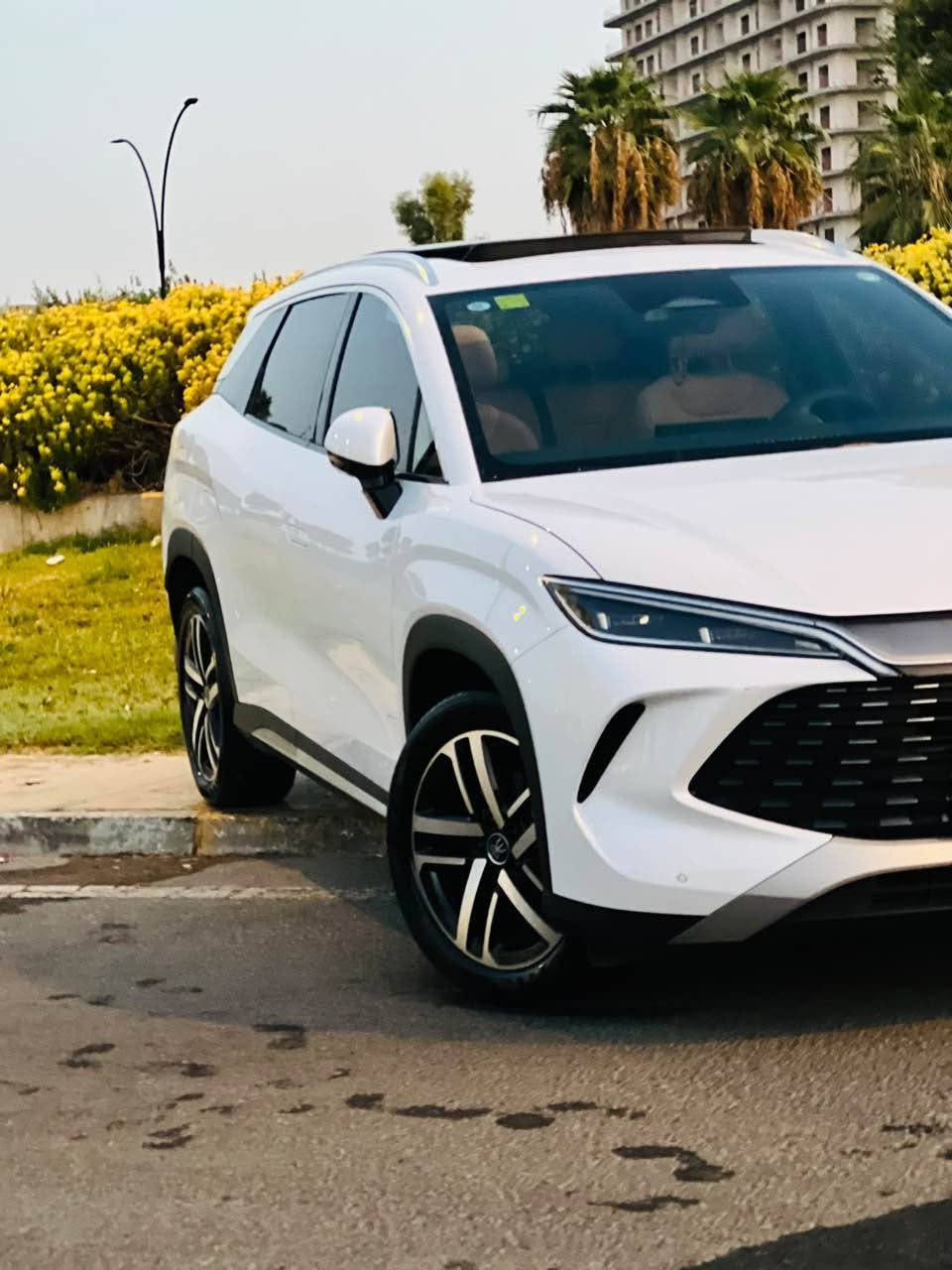 BYD  song L 
2025 
12000km 
کلین تایتل سەیارەکە زۆر جوانە لەسەر دەقی شەریکە ماوەتەوە 
*********** أربيل, العراق
