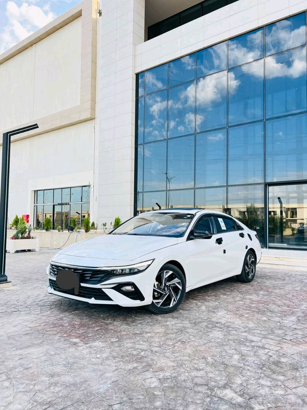 السلام عليكم

للبيع النترا 2024 خليجي تجميع لون ابيض 
سعر مناسب (135) وبيها مجال بسيط
رقم اربيل دولي شرط التحويل سنويه وهزه جديده  

محرك 4 سلندر وضع شركه كير 8 سرعات
ماشيه 36 الف

فول مواصفات
سلايت 
صندوق ذكي
اوتو هولد
هاند بريك بصمه
لد نهاري
مري شفط + اشاره
كروس سرعه
تبريد قطعتين
تحكم ستيرن
حساسات اماميه وخلفيه

السياره فقط بارد جدا بصيط 

 مكاني : صلاح الدين تكريت 
رقم الهاتف  ***********@***********