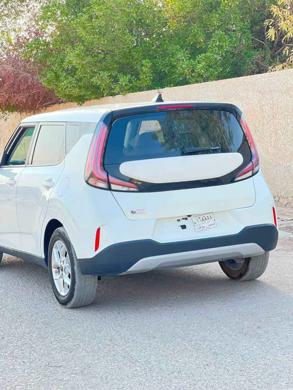 السلام عليكم سياره * (Kia Soul) * موديل2024 وارد امريكي  حادثها السياره فقط جنطه  راجعه على البارد مكفوله السياره حداديه كير محرك ""
للاستفسار 
***********
