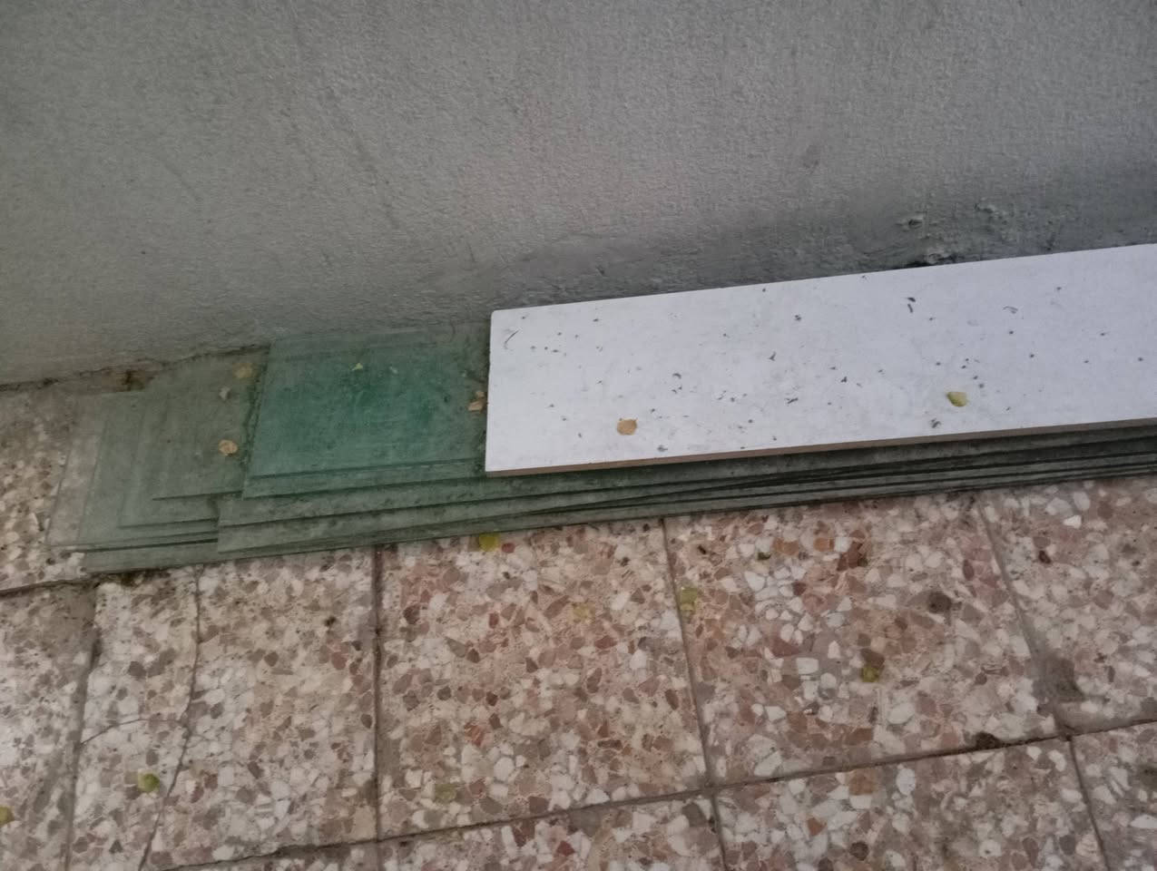 نجف • رفوف جام • فاترينات ٣