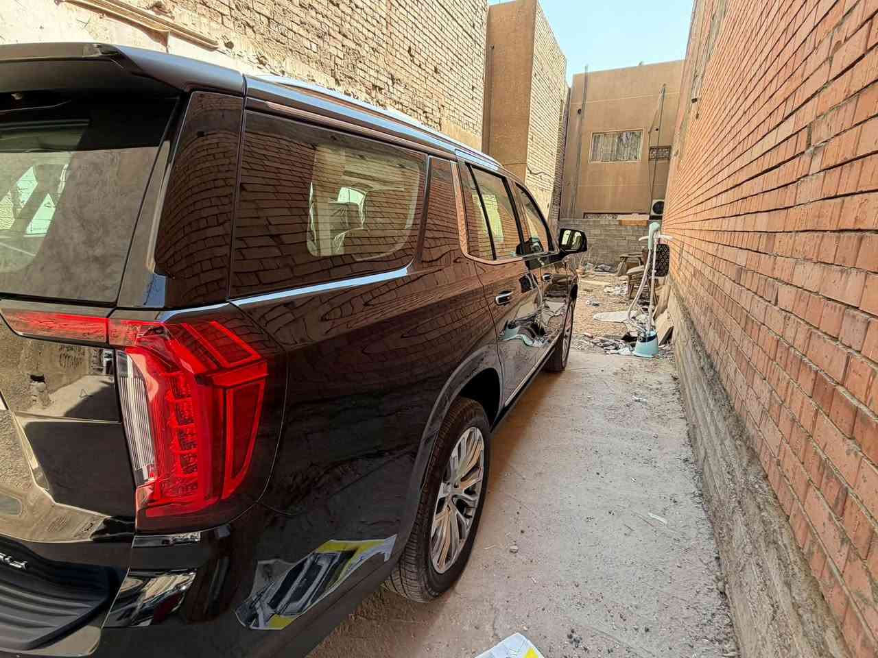 دنلي موديل ٢٠٢٣ ماشيه ٩٥ الف كيلو
بدون صبغ او تبديل بارد بسيط جاملغ خلفي 
مكينه كفاله بدون تبديل السعر ٤٧٠ بيه مجال بسيط
***********
