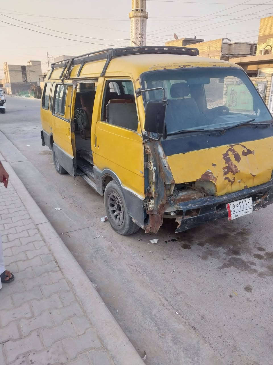 سلام عليكم سياره موديل ٩٤ البيع سعر ٣٥ وبيه مجال مكاني بغداد ***********
