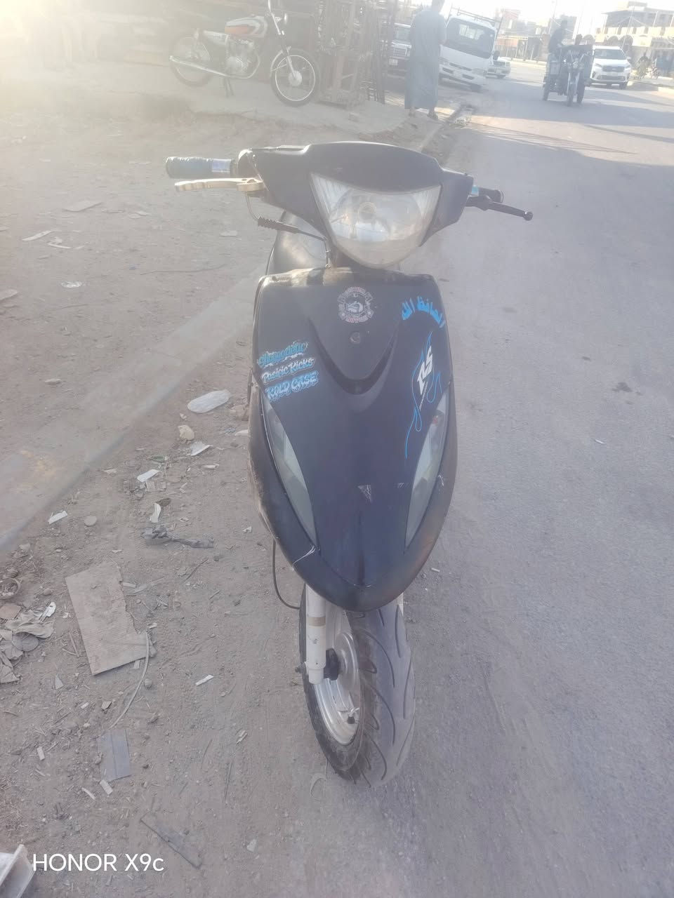 وبيه مجال قليل ماكس سعر ب350 ***********

نص مكتوب في الصور:
- HONOR X9c