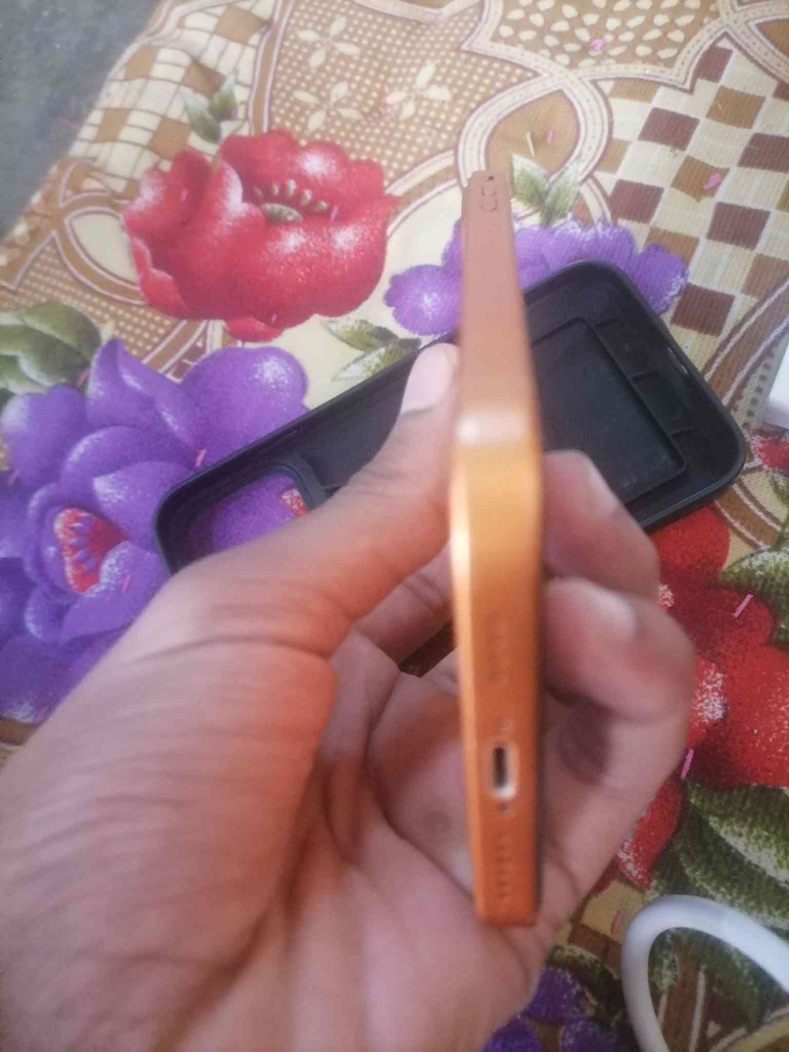 آيفون ١١ • ١٢٨ • فيس ايدي