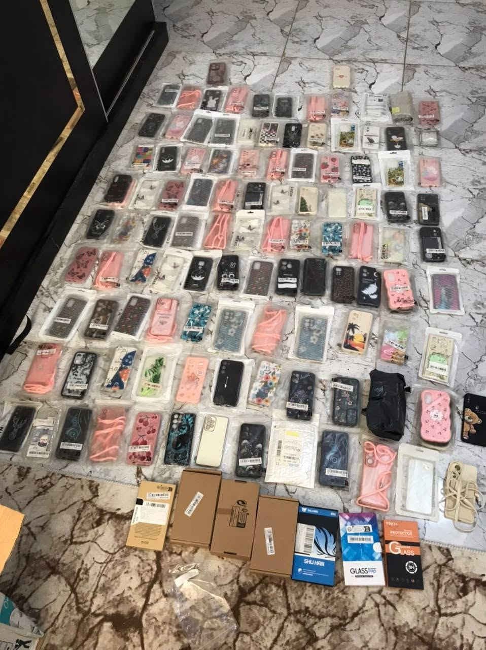 شلعة كفرات شي ان كوالتي عالي كلهن حلوات وحديثات ايفون واندرويد
عددهن فوك الـ 250 كفر

كارتون ايفون وكارتون اندرويد

مع لواصق وكفرات ايربوت وكم سير ساعة ابل

وموضحات بالصور والفيديوهات

*********** بي واتساب

مكان بغداد الراشدية

ومتوفر توصيل
