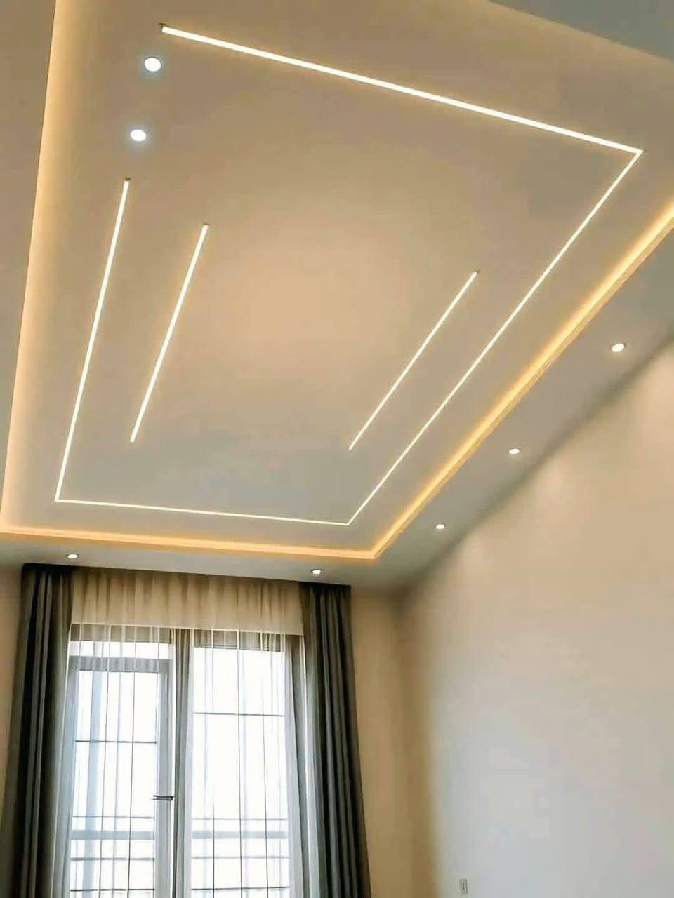 بسم الله وعلئ بركة الله
 للديكور 
عمل سقوف ثانويه تغليف جدران
تزريف 60*60 شغل درجه اولا مثل ماشوف بل فيديو والصور
احدث الديكورات  وبااسعار مناسبه جداا العنوان حمام العليل 
للتواصل عل رقم وتساب ***********
