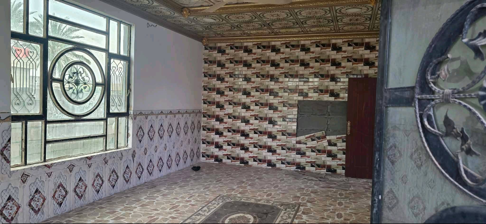 سلام عليكم دار للبيع غرفتين ومضيف ومطبخ بيت نضيف مستخدم غليل
 مساحته 560 م عنوان صلاح الدين الدجيل 
