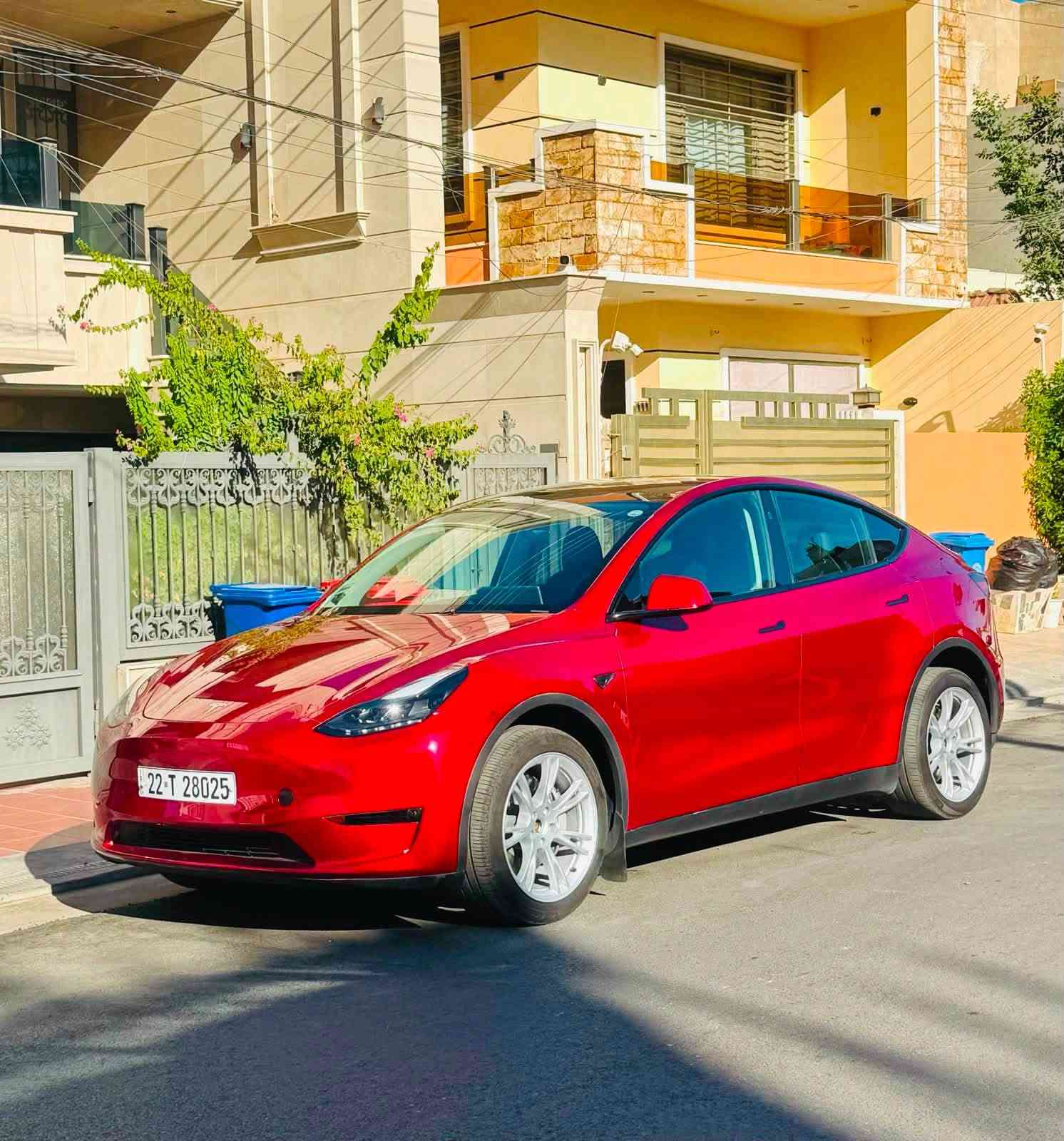 تسلا y موديل 2024  دول ماطور لونك رينج 
  حادثهة جاملغ خلفي فقط صبغ  وشويه بالدعاميه وصور الحادث مرفقة  
رقم  اربيل  باسم شركه
ماشيه 26 الالف سياره جديده 
السعر 248  ورقة 
مكان السيارة بغداد المنصور  
***********
