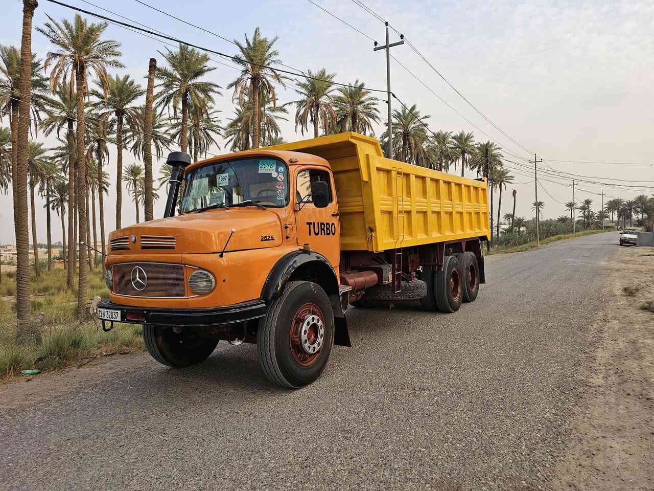 شاحنة • بدون تفاصيل