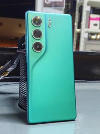 تكنو كامون 40 • كاميرا 50 ميجابكسل OIS • شاشة 6.78 AMOLED