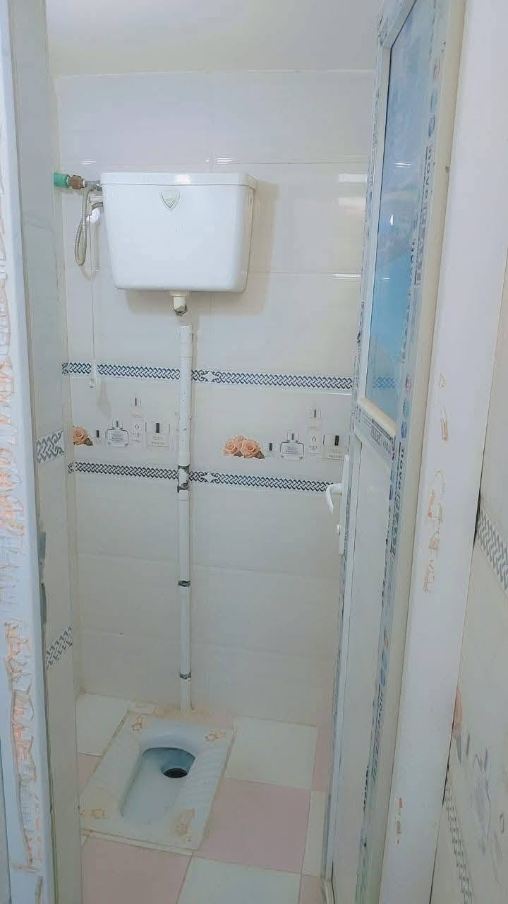 سلام عليكم بيت الايجار بحي الكوفه على شارع ميه متر خدمات كامله مكلف بالنشر ***********
