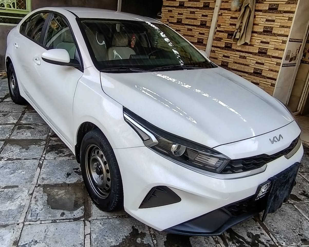 السلام عليكم سيراتو موديل 22كفاله محرك 1600 ماشيه 70السعر 155وبيه مجال رقم ***********
