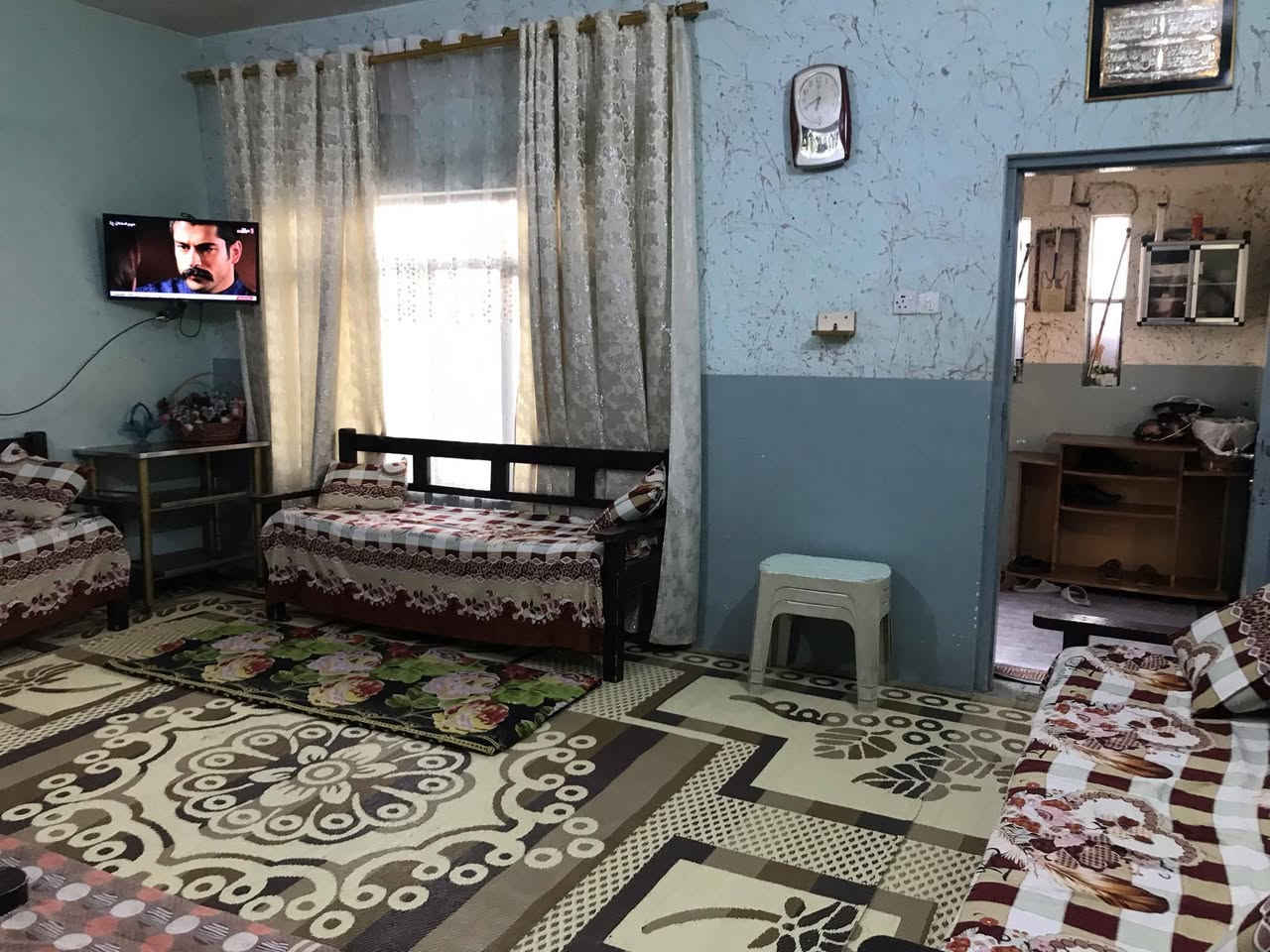 دونم للبيع مع بيوت عدد 2 جاهزات للسكن بغداد الدوره عرب جبور قرب المستوصف الجديد
المنطقه فول خدمات 

واجهه الدونم 16.5

نزال 127 

مساحه كل بيت 300م 

تفاصيل 

البيت الاول طابقين بناء بلوك 

غرف النوم عدد 5

حمام عدد 2 

البيت الثاني بناء طابوگ 

غرف النوم عدد 2 

نقص فقط محجر درج 

للتواصل مع صاحب العقار مباشر 

.... بدون دلاليه..... 

***********
