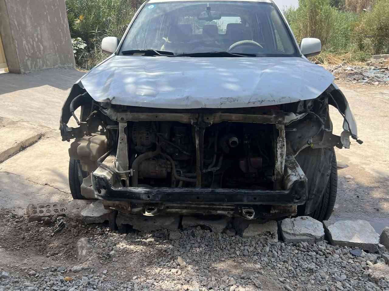 سلام عليكم تيكو البيع موديل 13 صار
***********
 بيه حادث وريد ابيع السياره شغاله عوزه  
رقم نكليزي بغداد تحويل
دعاميه وبنيد وجاملق  وراديتر  السياره تشتغل مابيه شي
