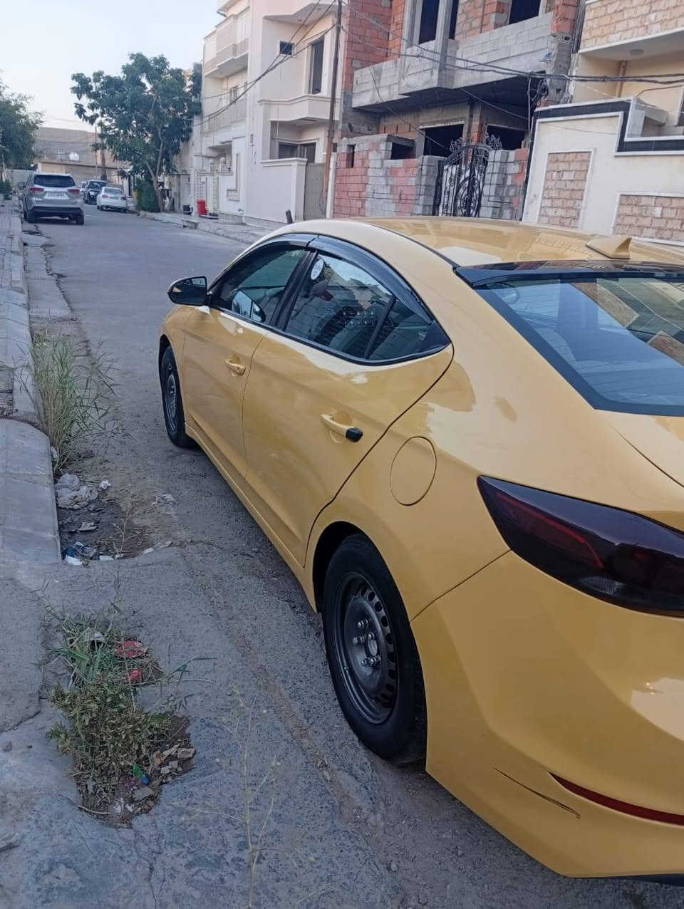 السلام عليكم الانتره 2017 للبيع سياره جاهزه تخم تاير تبريد سياره ماناقصه برغي كبل تطلع لشارع سياره رقم بغداد انكليزي هزه جديده خط وبحث غرامات ومصفره شرط تحويل  ***********
