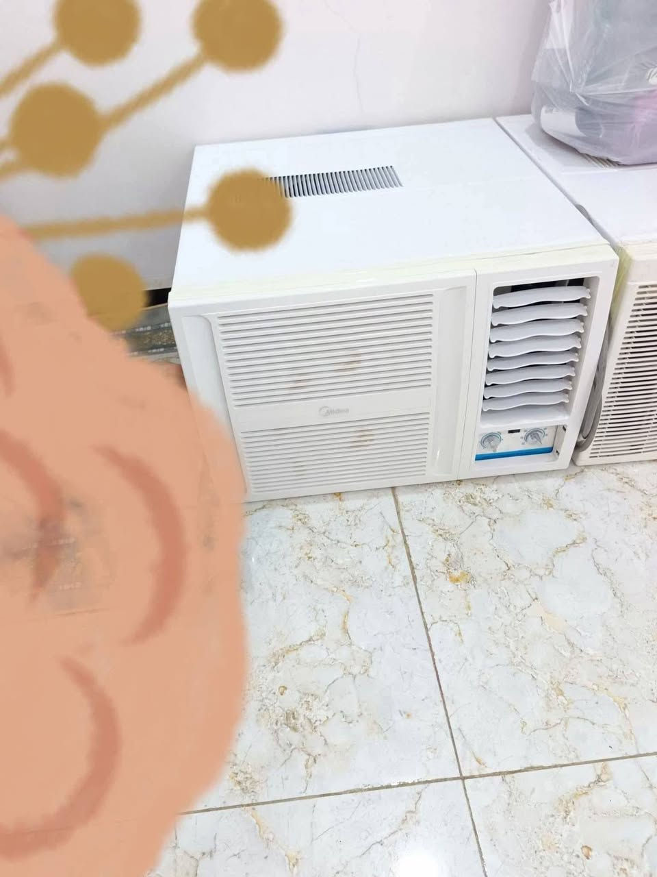 السلام عليكم
يالله اللهم صلي على محمد وآل محمد  

_سبلت توسوت طن ونص استخدام موسم واحد كل ملحقاته  وياه نضافه ١٠٠% يعني نضافه بمعنى الكلمة
_مكيف جنرال طنين نضافه فول 
_مكيف ميديا طنين نضافه فول بمعنى الكلمة
_مكيف هونداي طنين  نضافه فول 

📌_للاستفسار/ مراسله خاص او اتصال على الرقم
الرقم/***********
