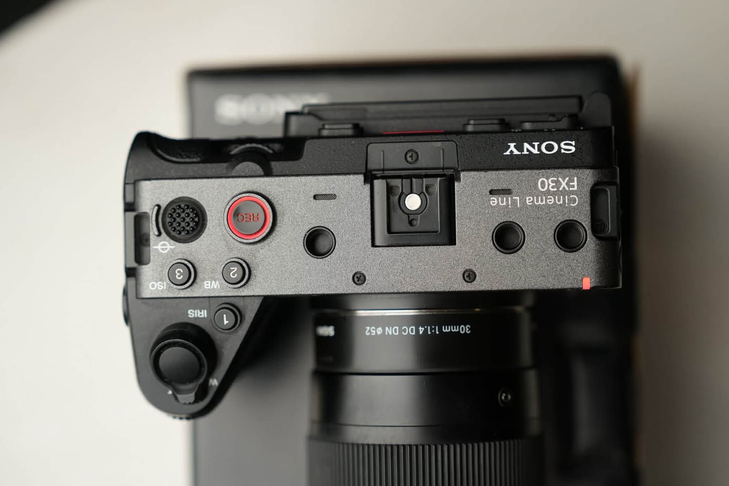 Sony Fx30  + Sigma 30mm F 1.4

للبيع/ بۆ فرۆشتن *********** واتساب 🟢

‏ملاحظة: نظافة الكاميرا واضحة بالصور
تێبینی : خاوێنی کامێراکە لە وێنەکان دیارە
