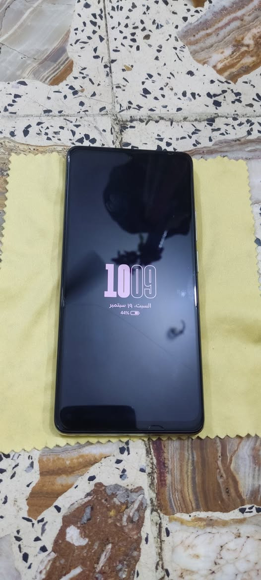 جهاز شاومي 11 t ذاكرته 128 يدعم شحن 67 نضيف بس لزكه مفطوره موشاشه ببجي 90 فريم يخبل مراوس بأيباد شعدك نزل
