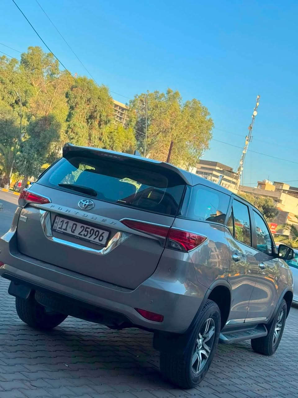 بسم الله. سلام عليكم شباب TOYOTAفورتنر 🚀سياره استخدم قليل بيت  ✅
((من الاخير سعر بيع نهايه ٢٥٨) 💵الشراي فقط يراسل وشايف خيرها وبلا مواعيد كاذبه 
ماشيه65 الف كيلو ⏫
سويج مو بصمه كشانه مخمل بدون فتحه ✅
السياره خليجي بيها طخه بالعراق خفيفه بالجاملغ الامامي بدون ايرباك مصبوغ شوي منه السعرخاص او تصل ع واتساب *********** رقم بغداد تحويل كبل✅
مكان المنصور بغداد
