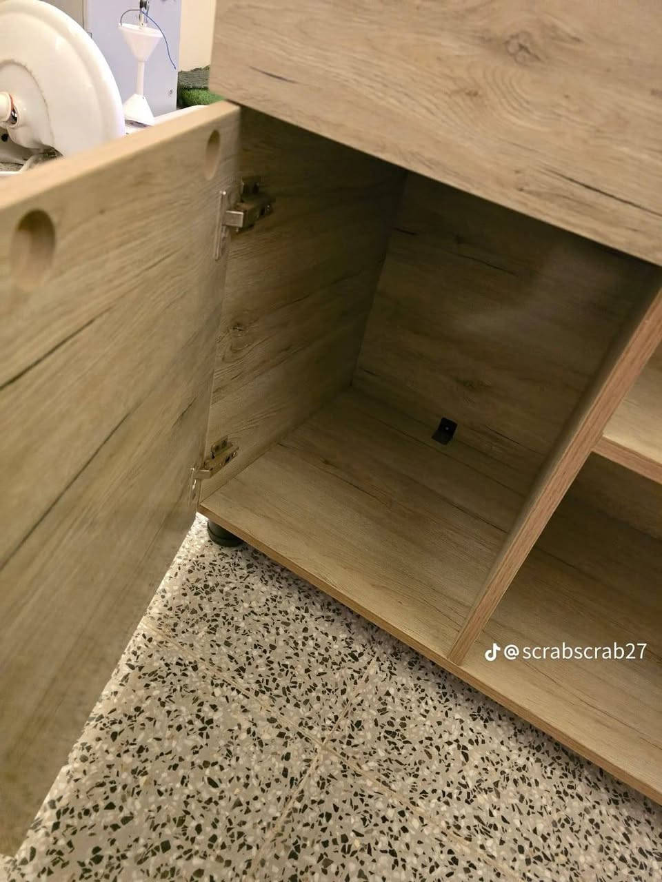 فاترينات للبيع العرض متر و الارتفاع 270 ستخدمات شي قليل شرط. تفصال العدد 8 مع مكتب طول 2 متر ورتفاع2 متر بس الون بيجي مو اسود + 200 قطعه هوك تعليك
عنوان: النجف الأشرف واتساب موجود
فاترينات للبيع العرض متر و الارتفاع 270 ستخدمات شي قليل شرط. تفصال العدد 8 مع مكتب طول 2 متر ورتفاع250 سم + 200 قطعه هوك تعليك 
العنوان النجف الاشرف ***********
واتساب موجود

