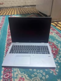 لابتوب HP650G4 قطعه كلش نضيفه بذاكره 256 رامات ثنين ومع معالج جدا قوي ...
