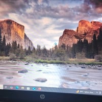 لابتوب hp يعمل بصورة جيدة مطلوب سعر 100الف  للتواصل فيس واتصال  078088...