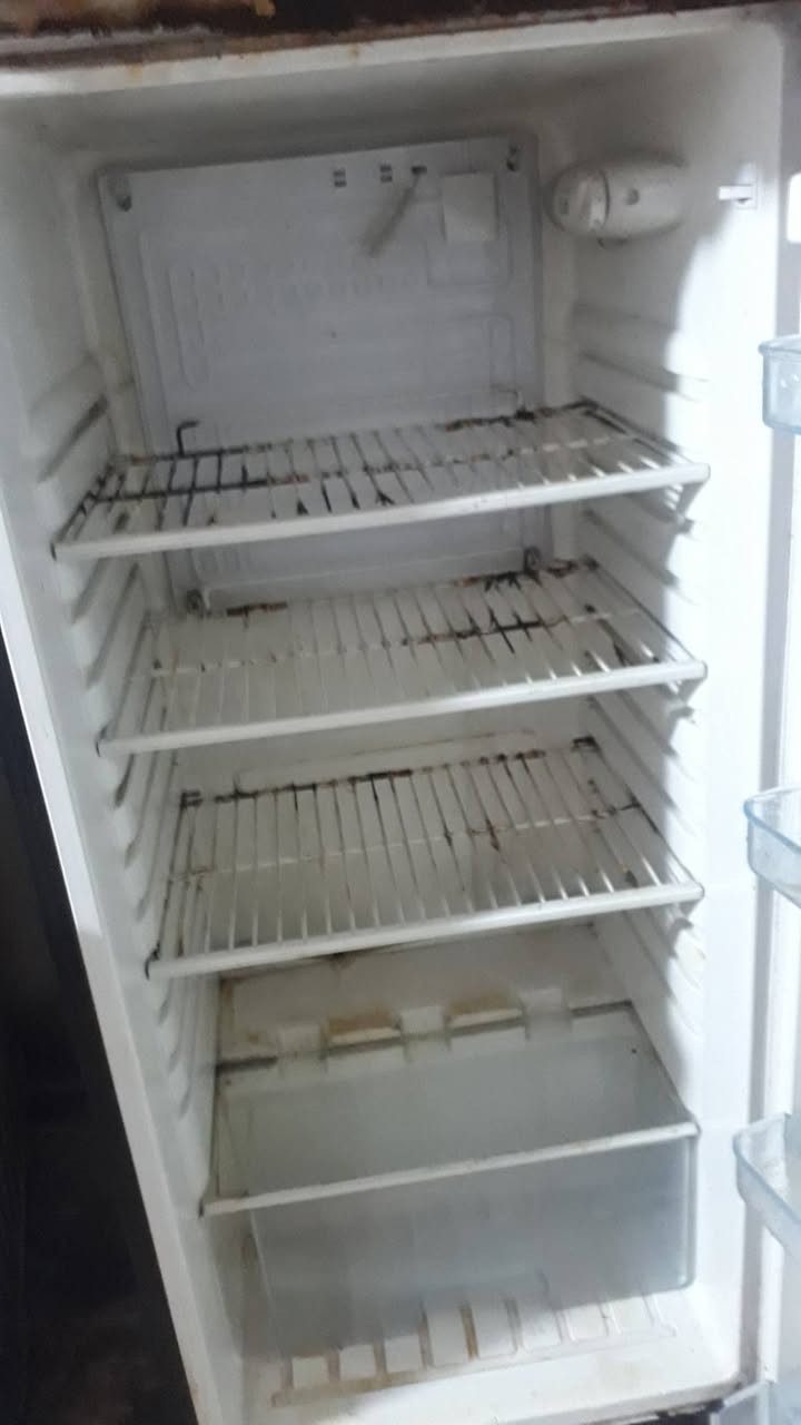 ثلاجة للبيع بغداد الحرية مجمع الرجاء
***********
