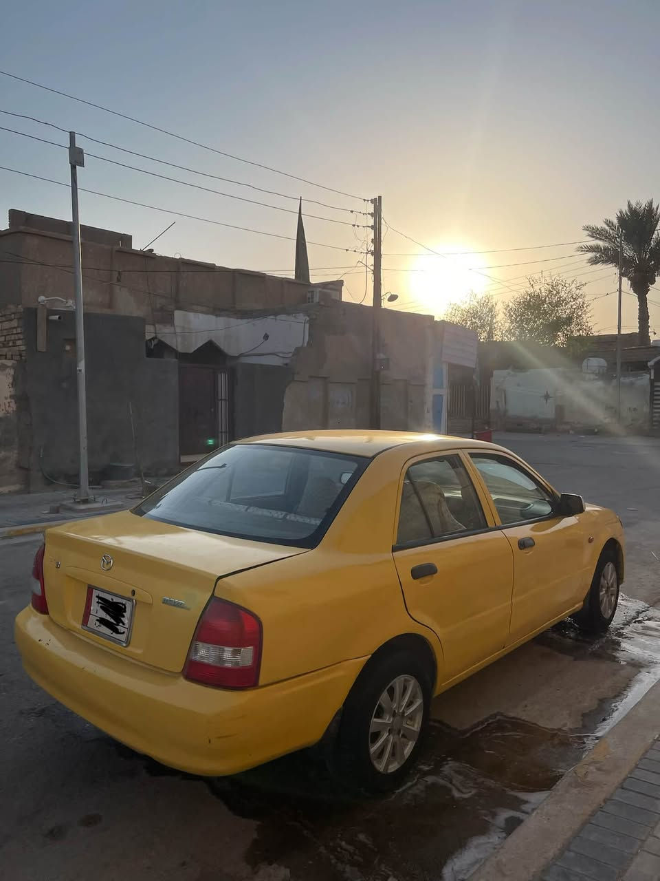 سلام عليكم مازده ياباني موديل ٢٠٠٤ كير عادي مكينه وكير جدد حداديه ٥٠٪؜ سنويه نافذه  مداور ثاني يوم صبغتها جديده  السعر٢٣ وبيها مجال بسيط مكان السياره الديوانيه قضاء الحمزه   ‭***********‬
