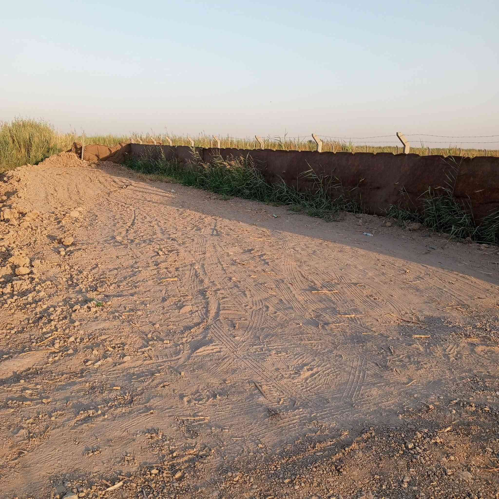 #مزرعةللبيع🏞
#زراعي 
منطقة السجر على نهر علي سليمان  بالقرب من حجي حامد زغير تبعد عن النهر  150متر  مساحتها  دونم ونصف  مسيجه سيم بي آر سي مع وجود كرفان للسكن  الماء والكهرباء واصلها 
السعر  60 مليون وبيها مجال

هـــ ***********
