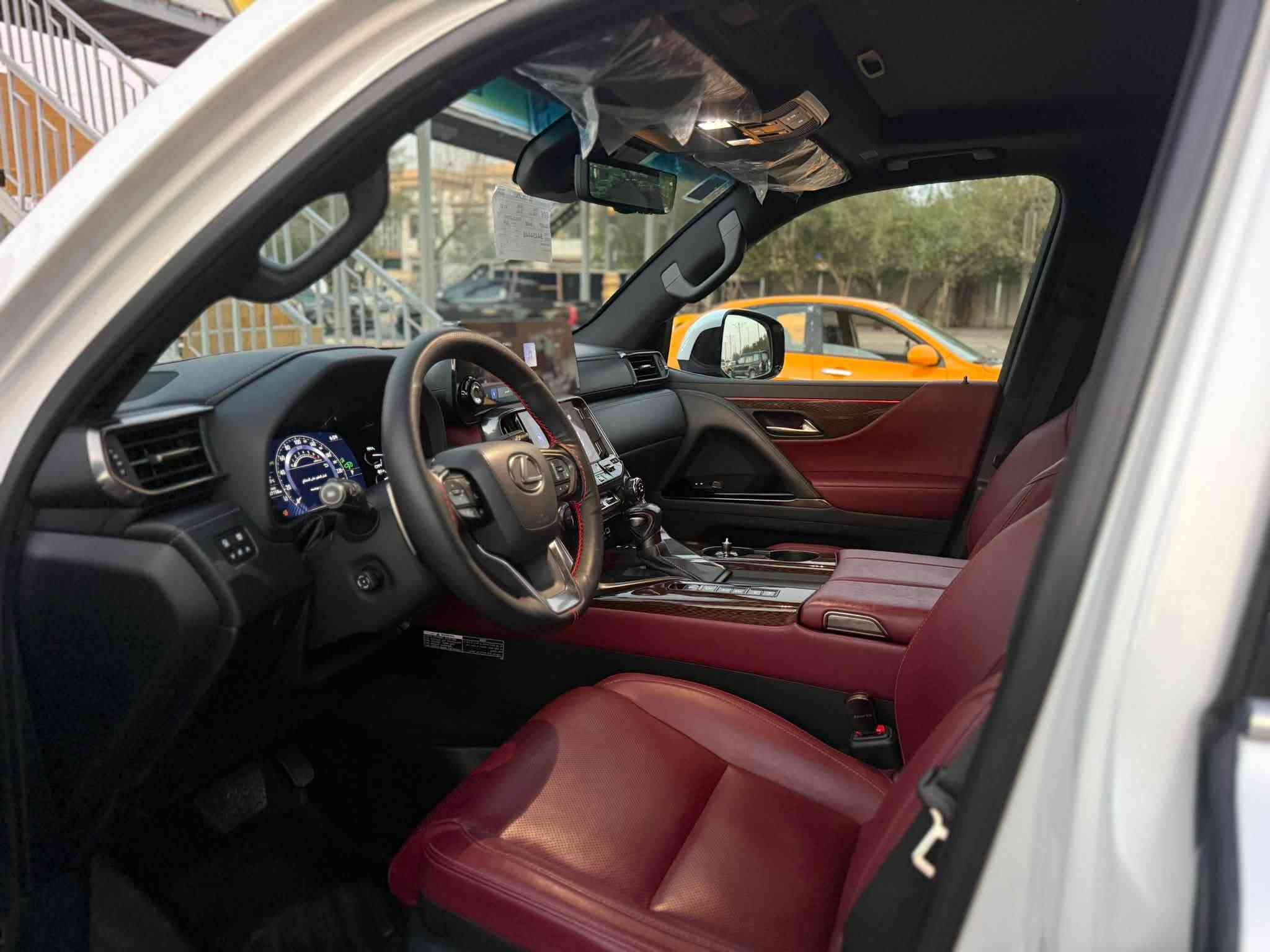 🚘 لكزس LX 2024 بلاتينيوم – Elite

🔹 الموديل: 2024
🔹 اللون: أبيض
🔹 الفئة: بلاتينيوم – Elite
🔹 العداد: 27,000 كم
🔹 الرقم: بغداد دولي
🔹 الحالة: نظيفة جداً
🔹 مكفولة كفالة عامة
🔹 فول مواصفات / أعلى فئة

✨ مواصفات وتجهيزات فخمة:
• جلد فاخر
• كراسي كهربائية مع ذاكرة
• تدفئة وتبريد المقاعد
• كراسي خلفية كهربائية
• فتحة سقف
• باب خلفي كهربائي
• بصمة وتشغيل ذكي
• كاميرا 360°
• حساسات أمامية وخلفية
• رادار أمامي
• مراقبة النقطة العمياء
• شاشة ونظام ملاحة
• Head-Up Display
• مقود كهربائي مع تدفئة
• تشغيل عن بُعد
• نظام تعليق هوائي
• إضاءة LED
• 12 وسادة هوائية
• مواصفات خليجية
• السيارة بحالة ممتازة
• ⁠المكان السماوه المركز المدينه 
• ⁠علما بيع مستعجل مستعجل 
• ⁠للاستفسار ***********
