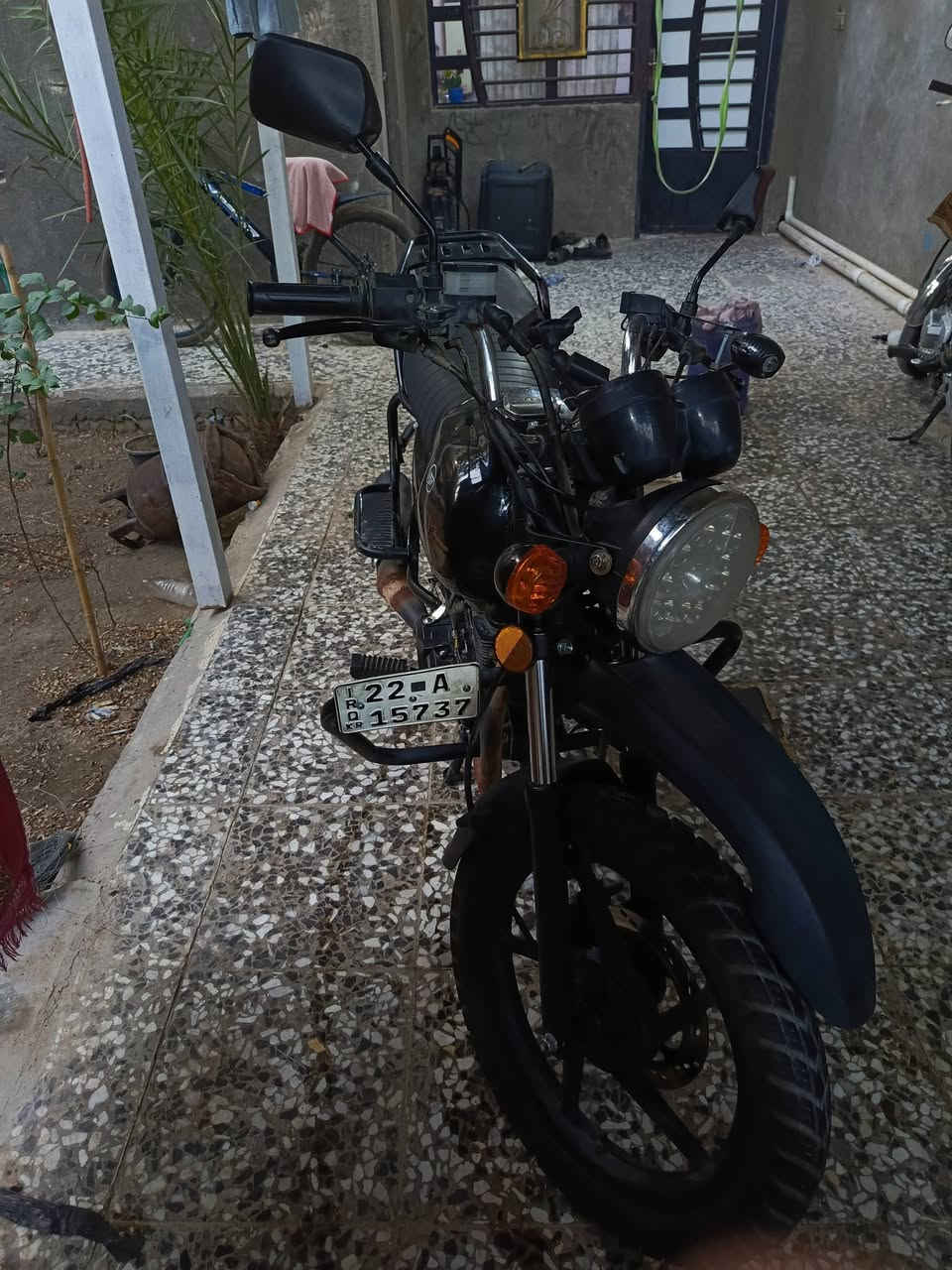 دراجة للبيع 5گير RKc200 موديل 25 نضيفه محرك بلادي مامفتوح مواصفات ايطالي  رقم وسنوية وكيلها علي عنجور لغاية 2030 مقدم دسك شلعة ومعدل كهربائيات شغالة كاملة 
السعـر مليونين وخمسمية الف وبيها مجال 
مكان نجف كوفة  ***********
