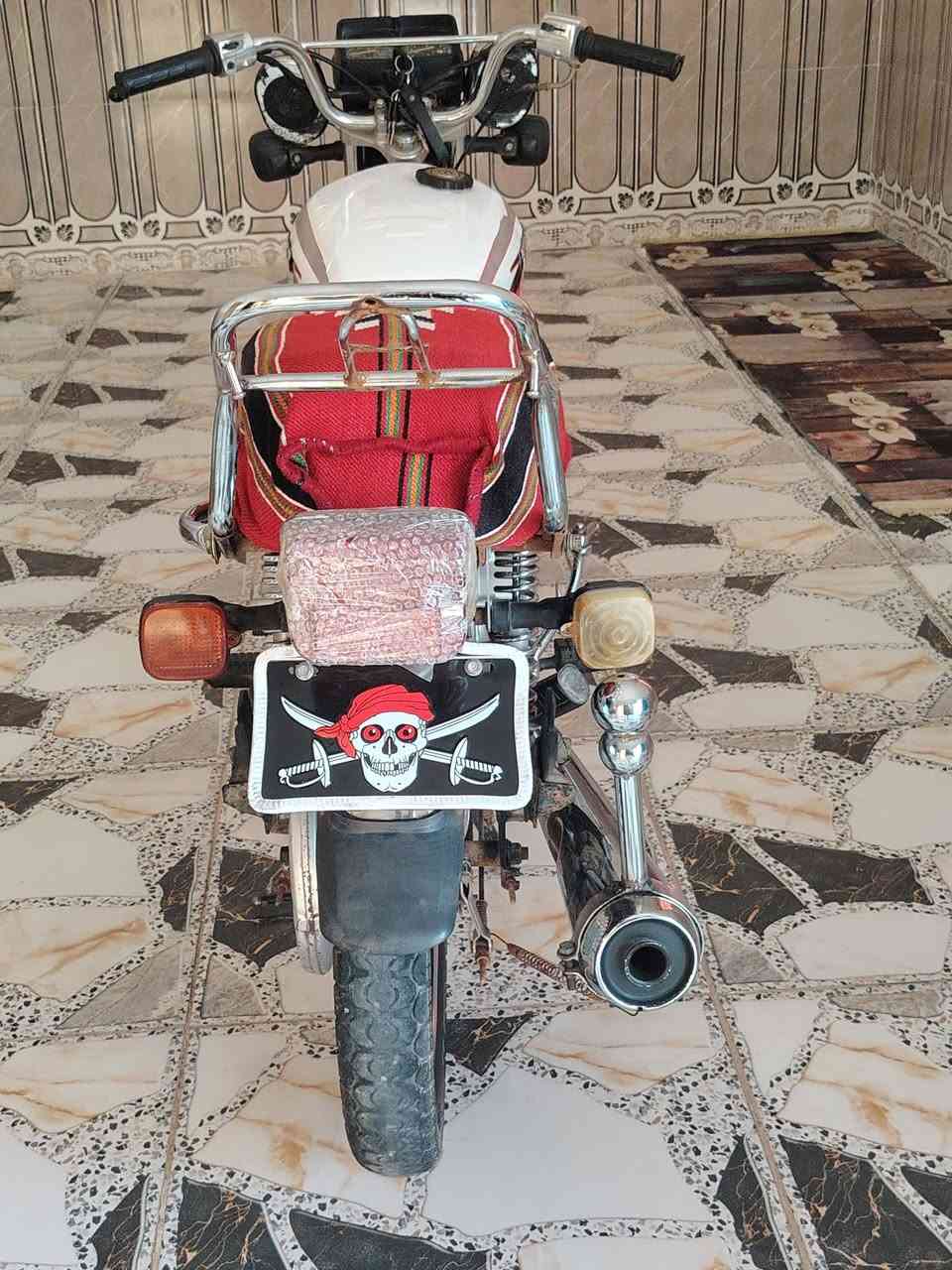 سلام عليكم دراجه تايكر موديل ٢١ أوراق سكنر مكفوله كفاله عامه دراجه ما عايزه برغي مال جناي  سعره ٤٥٠ وبيه مجال مكاني حله قضاء القاسم ما رد خاص بس اتصال ***********
