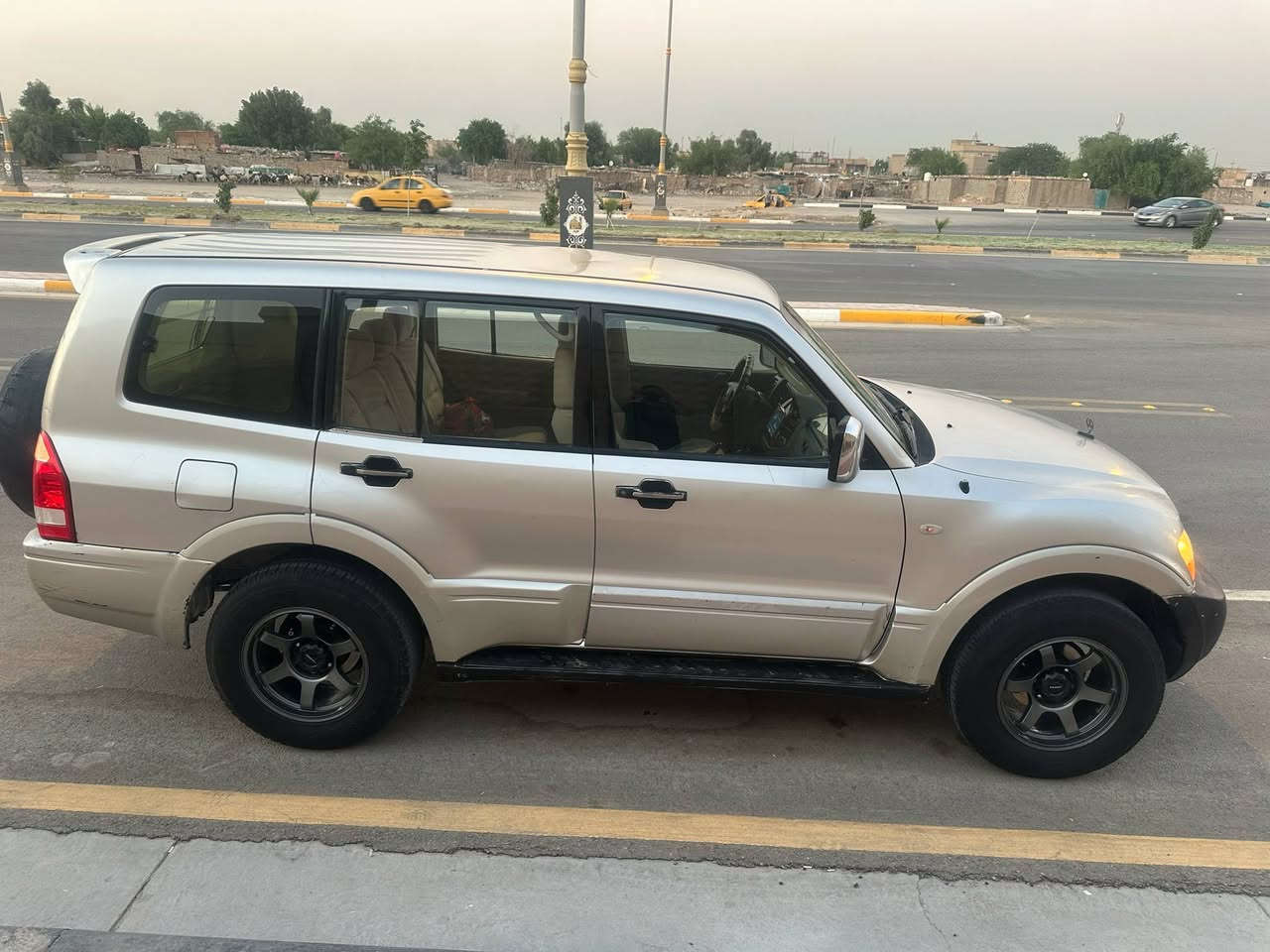 السلام عليكم باجيرو ٢٠٠٥ مكينه البلاد سياره جديدا مال جناي مكفوله من الصبغ والضرب سياره ادوات بيها ارقام وسنويه بغداد علمن ادوات السعر ٣٥ مال جناي مكني كربلا مكلف بل نشر ***********
