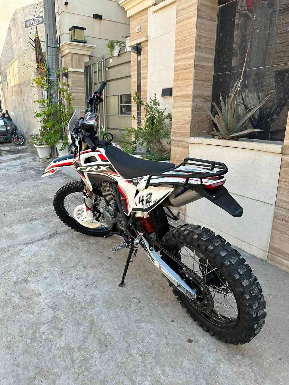 سلام عليكم قفاز crx2025
 300cc
مكفوله من التاير لتاير مماشيه هواي ومستعجل عل بيعه كلش ١٤٥٠ وبيها مجال الشراي يدلل ***********
بغداد الحريه
