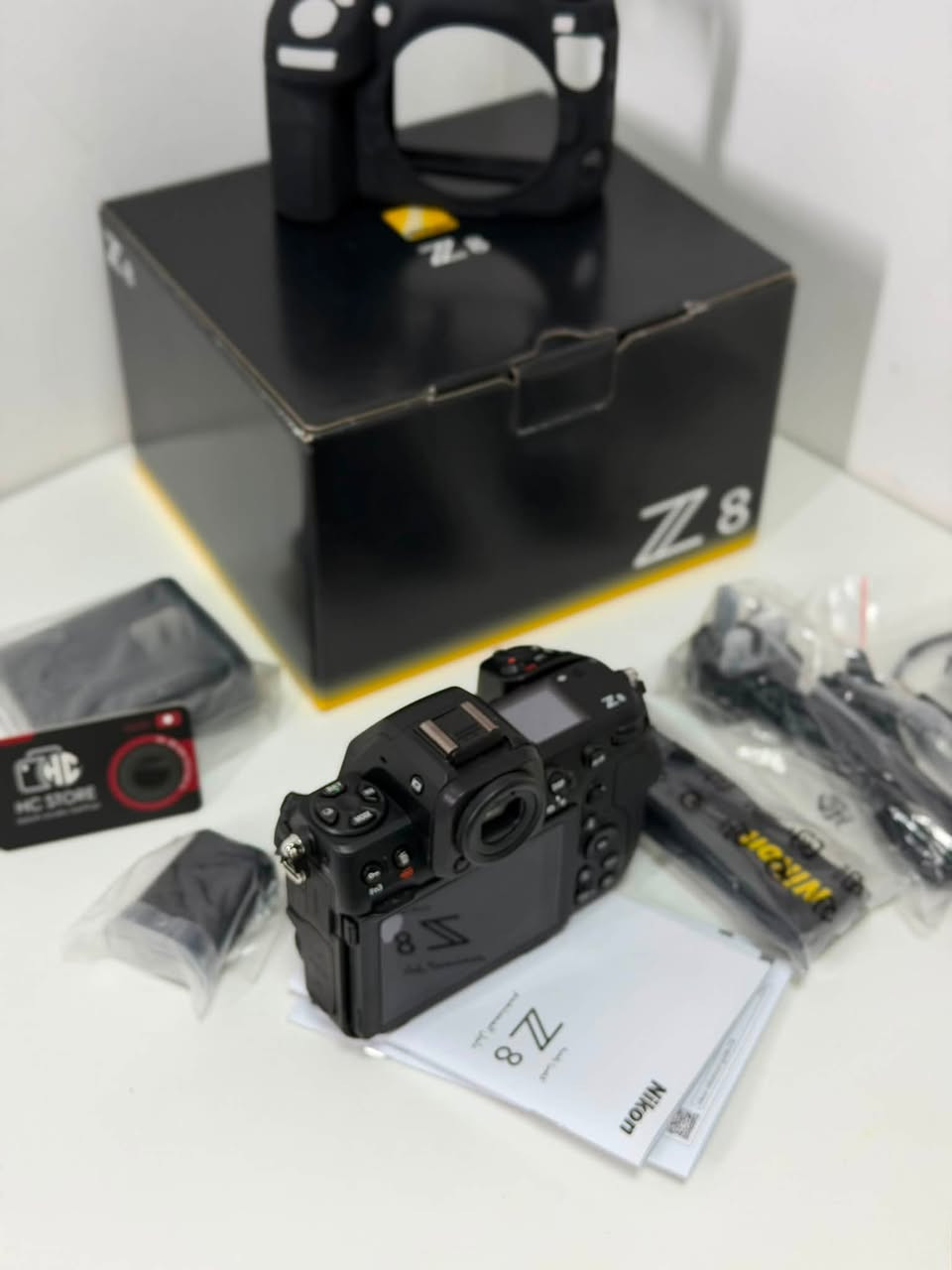NIKON Z8 BODY
كاميراي نيكون Z ٨ ته نها بۆدي
زۆر خاوينه زۆر كه م ئيشي كردووه
 ته نها ١ك وێنه ی گرتوه 
كارتون و شاحينه و پاتري بيلاد و قايشي شان و كەڤەرو هـه موو ئه شيا بيلادييه كاني موجوده
نرخي ٢٢ وه ره قه و مجالي تيايه
موشته ريت جات بكه يان پە يوه ندي بكه
***********
***********
