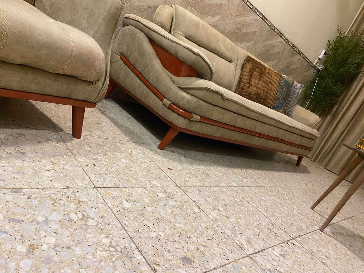 تركي • ٧ مقاعد • نضيف