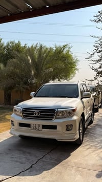 لاندكروز VXR • V8 ٥٧٠٠ • ٢٠١٠