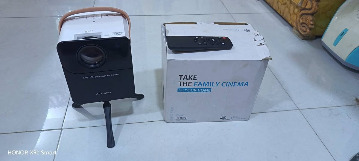 داتا شو جديد امزون مامستخدم للبيع تربط عالنت الدقه مالتها 4k للتواصل ***********
