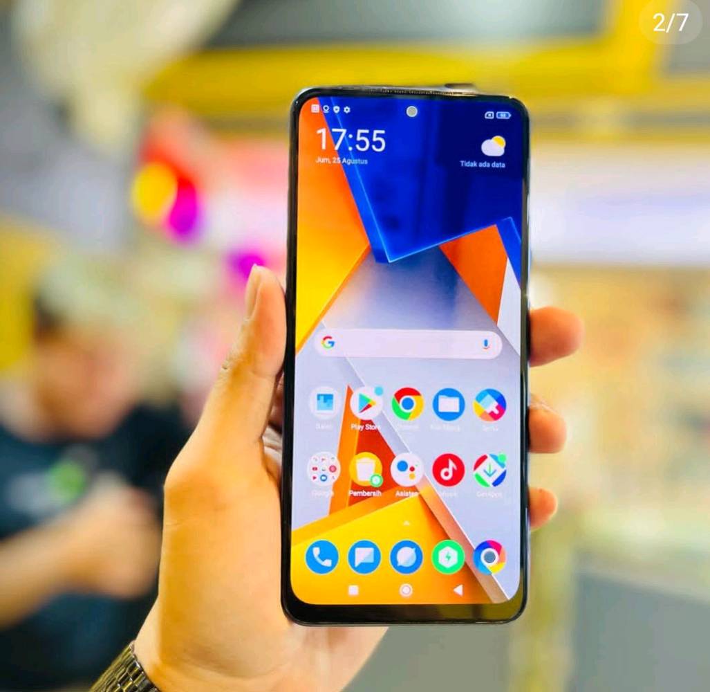 بوكو M4 برو 5G • ٢٥٦ جيجا ٨ رام • بطارية ٥٠٠٠