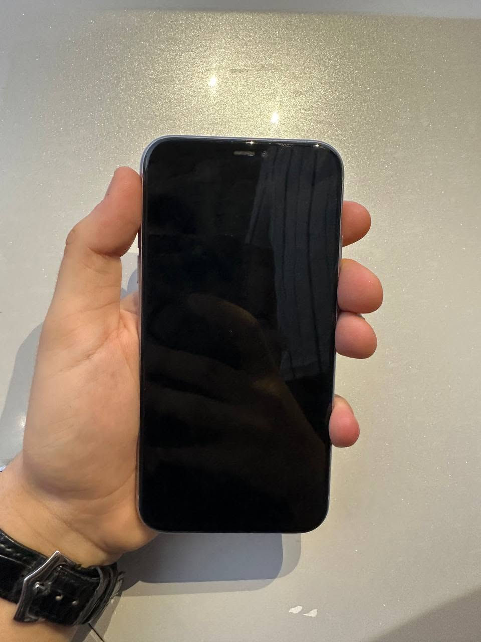 آيفون 11 (iPhone 11)
الذاكرة: 128 جيجابايت
نسبة البطارية: 78%
الحالة الفنية: الشاشة مبدلة (أصلية وكالة) وتظهر في سجل الإصلاح بالنظام
الحالة العامة: الجهاز نظيف جداً واستخدام بيت
السعر: 235 ألف دينار عراقي (ومجال بسيط للشراي )
المكان: كربلاء
رقم التواصل: ***********
