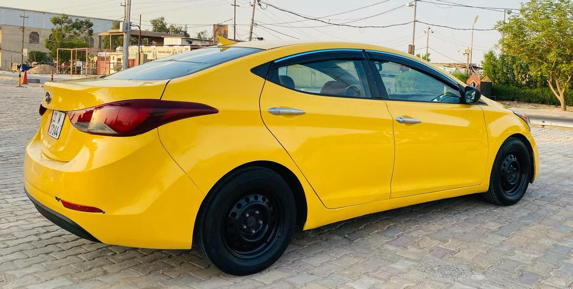 السعر98الاستفسار***********هونداي النترا 2015وارد امريكي حادث باب السايق والباقي مكفول كلهه اليبل واحد السياره جديده وجاهزة مكينه 1800 وكير مكفولات مواصفات تحكم ستيرن شاشه كامره دواره مري شفط  حداديه جديده تخم تاير جديده تبريد ثلج رقم بغداد نكليزي مشروع وطني سنويه 2028 مصفره هيه وغرامات مكان السياره كربلاء

