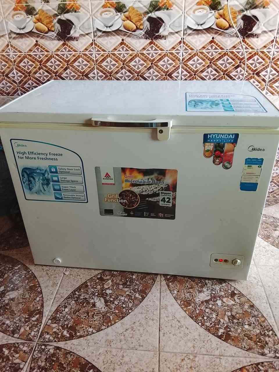 غراض للبيع نضيف جدا مستخدمة شي قليل والسعر مناسب والمكان حي القادسيه قرب جامع الشهيد والاستفسار عن الرقم ***********والرقم الثاني ***********
