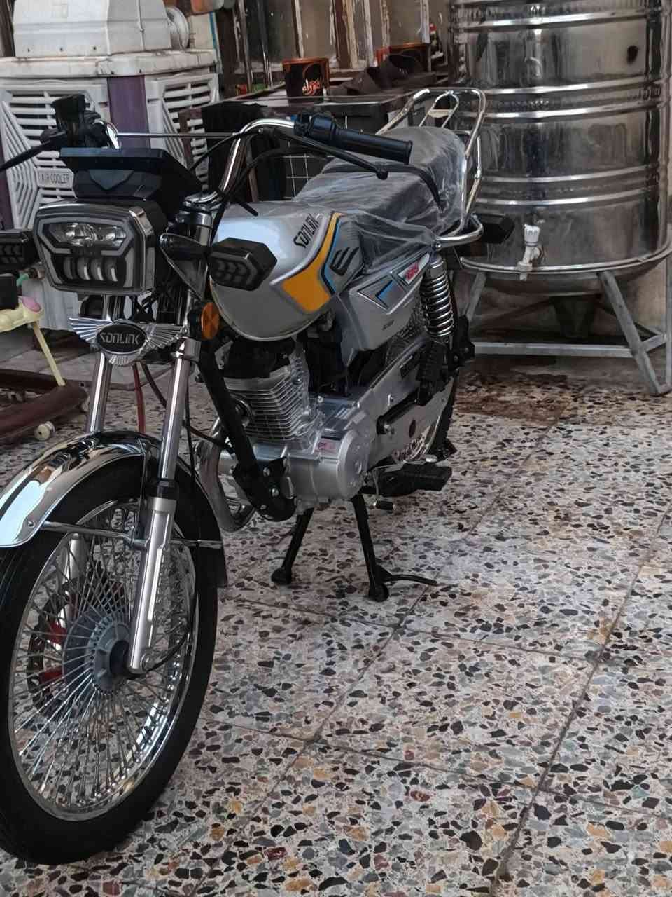 دراجه سولنك موديل 25 كفاله عامه
اربعه 4 كير العنوان بغداد مدينه الصدر  ***********
