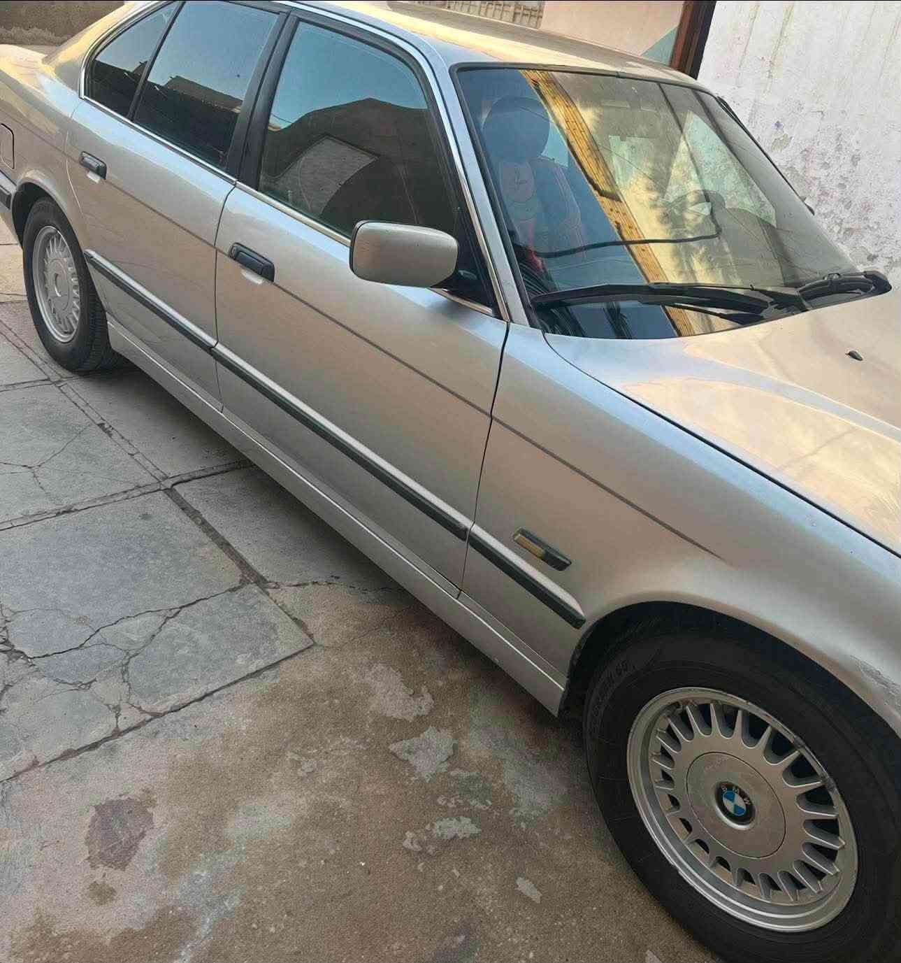 السلام عليكم 

بيع  او مراوس ب تكسي 

بي ام  BMW 525
 مديل 91 مكينه فانوس مسكر رقم اربيل الجديد سنوية لنهاية 2027 
السيارة كفاله محرك وكير وحدادة تخم تاير وتبريد ثلج ❄️ كهربائيات كلهة شغاله السيارة مال بيت متعوب عليه هواي جاهزة من كلشي بدون ضربة اترايك وين ماتريد شرط 
السعر 50 وبيهة مجال 
رقم الهاتف: *********** واتساب او اتصال 
العنوان : البصرة / الدير
