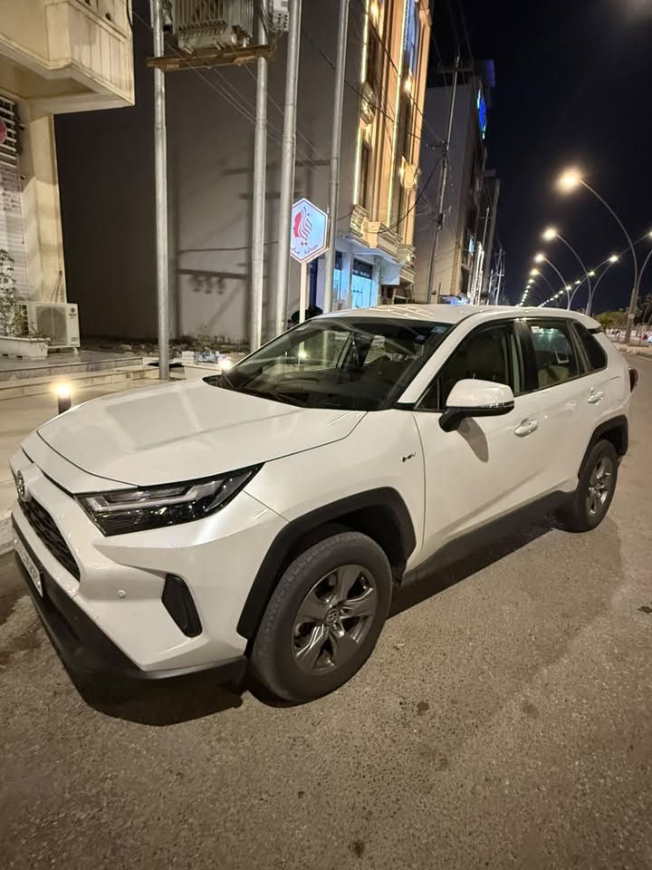 تويوتا راف فور ٢٠٢٥ خليجي عبداللطيف جميل
حساسات امامي خلفي 
شاشه كبيره 
كامرا خلفيه 
هاند بريك بصمه 
تحكمات ستيرن جهتين 
ماشيه ٣٤ الف 
كفالة عامة 

السعر ٢٧،٨٠٠$ 
مكانها / انبار _ رمادي 
هاتف / ***********

